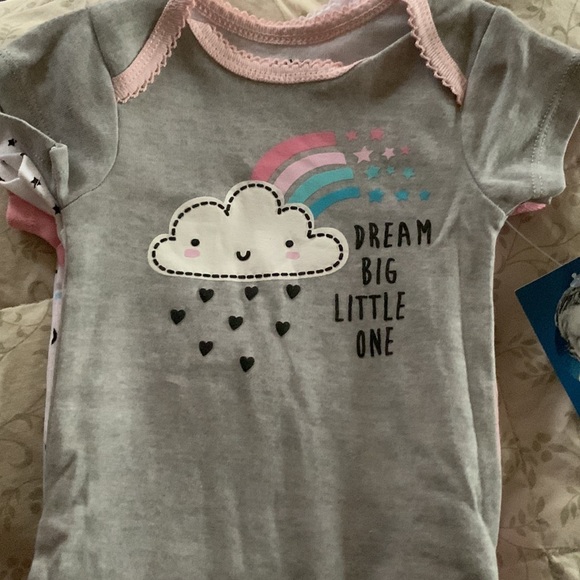 🧁Onesie & Socks Baby Girl Gift “CUPCAKES!” Onesies & Baby Socks Cupcake 4ct Box - Picture 13 of 13